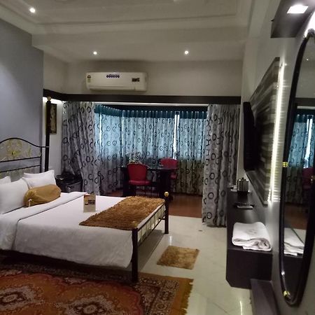 Prithvi Hotels Αχμπανταμπάντ Εξωτερικό φωτογραφία